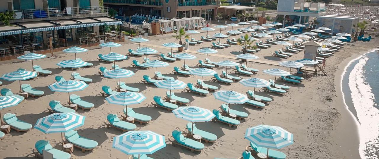 Beachfront Apartments By Marty'S Słoneczny Brzeg Zewnętrze zdjęcie
