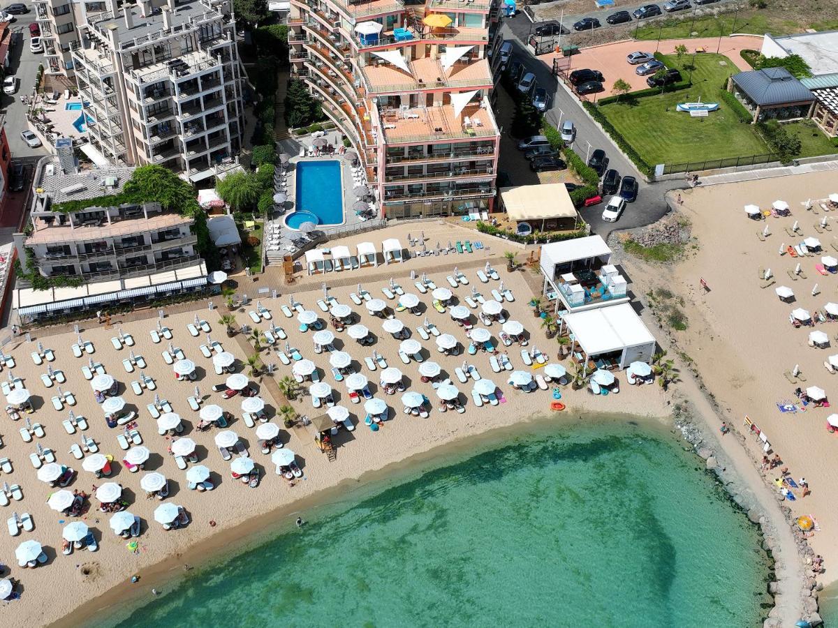 Beachfront Apartments By Marty'S Słoneczny Brzeg Zewnętrze zdjęcie